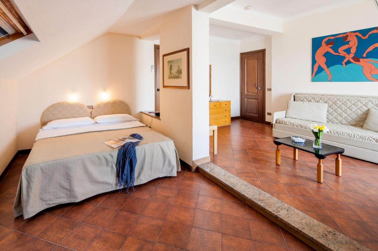 Hotel Golfo E Palme Диано-Марина Экстерьер фото