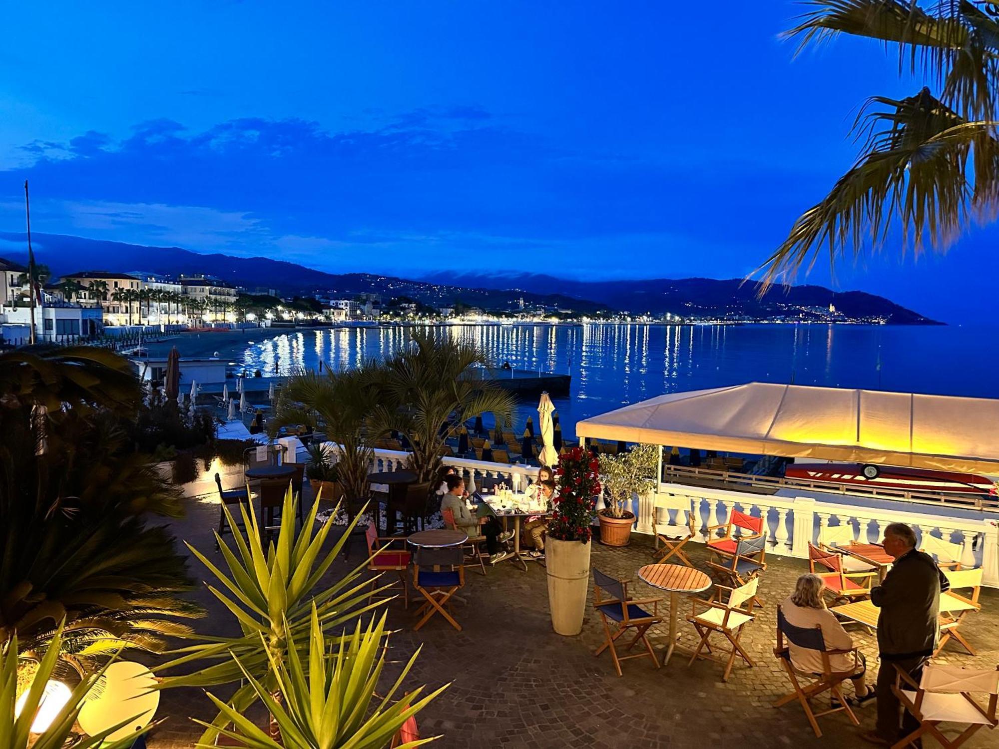 Hotel Golfo E Palme Диано-Марина Экстерьер фото