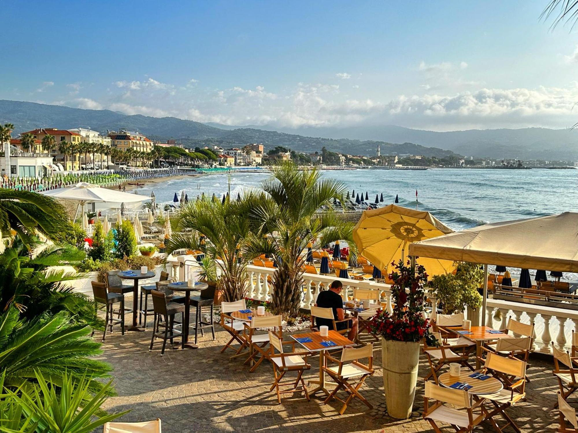 Hotel Golfo E Palme Диано-Марина Экстерьер фото