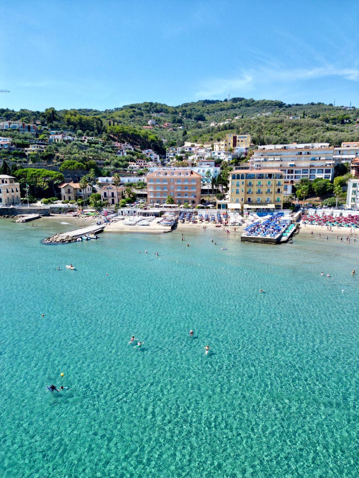 Hotel Golfo E Palme Диано-Марина Экстерьер фото