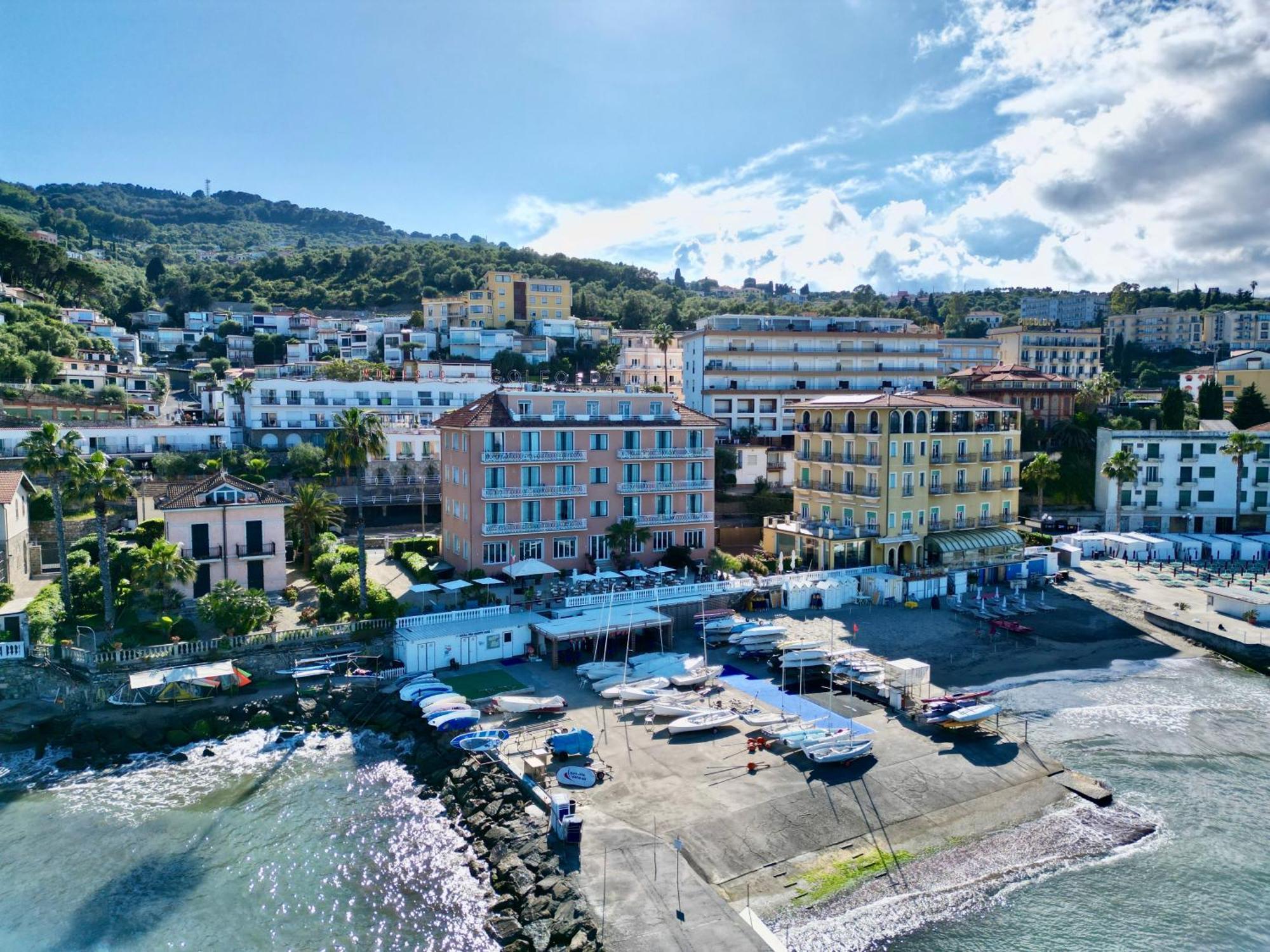 Hotel Golfo E Palme Диано-Марина Экстерьер фото