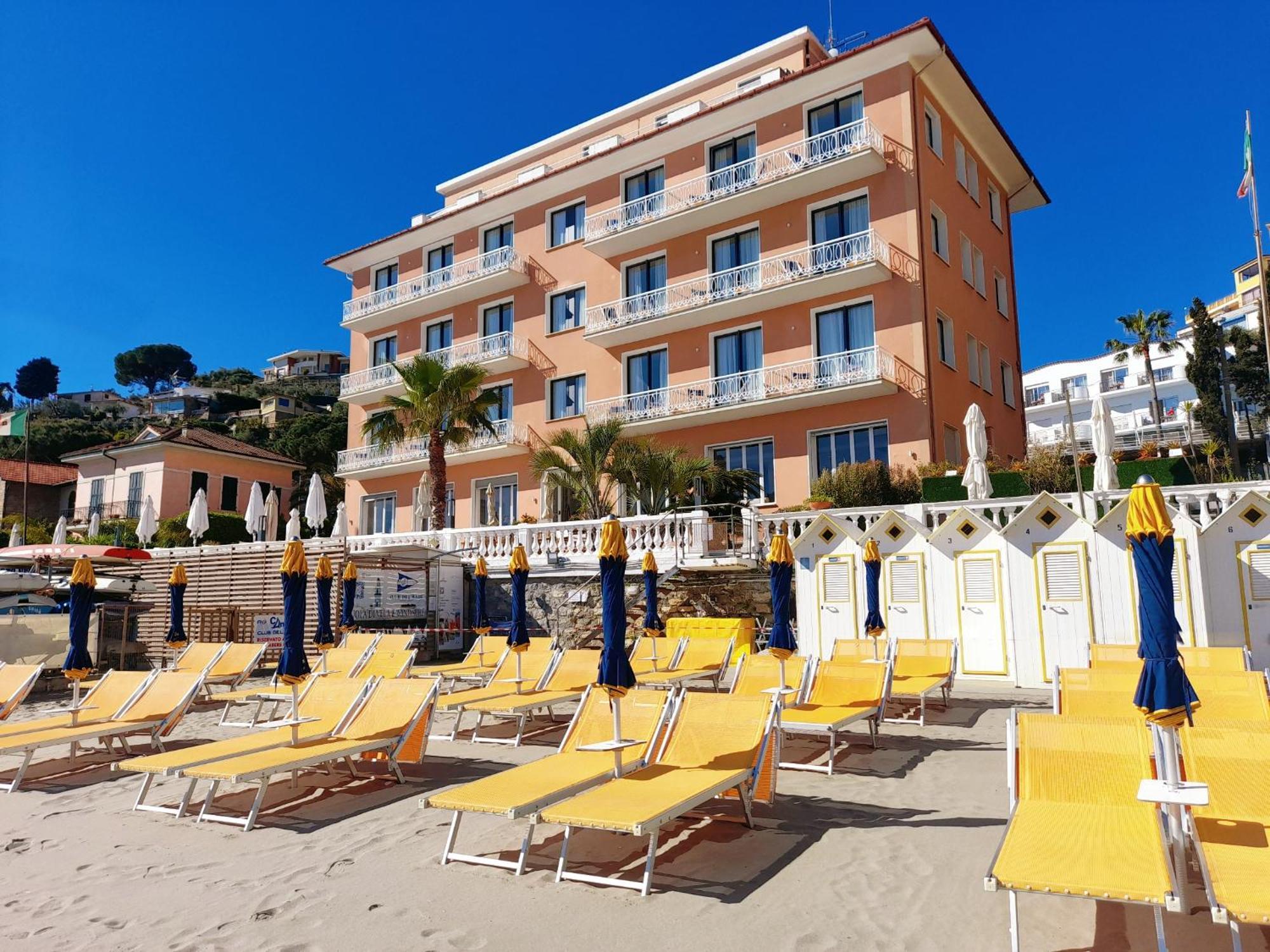 Hotel Golfo E Palme Диано-Марина Экстерьер фото